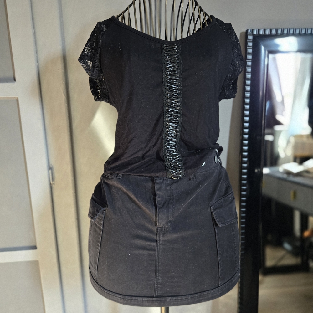 Chic Black Ruched Short Sleeve Top